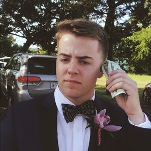 Meet your Posher, Ethan